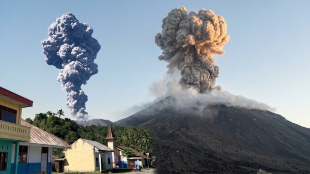 4 gunung di Indonesia erupsi