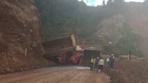 Kecelakaan dump truck PT TAS