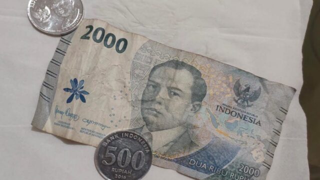 rupiah melemah 0,33 persen